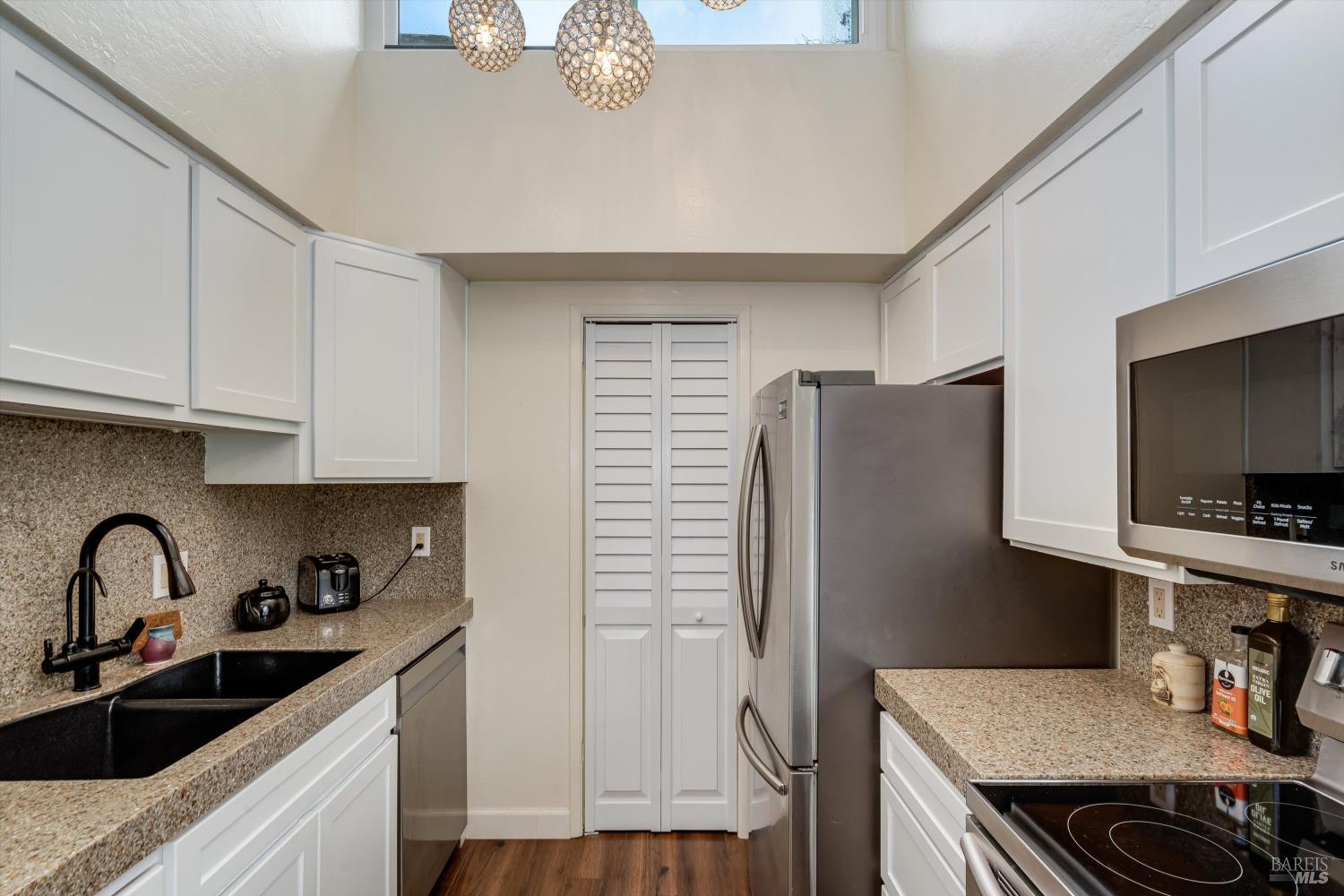 Detail Gallery Image 25 of 54 For 3098 Yulupa Ave, Santa Rosa,  CA 95405 - 2 Beds | 1/1 Baths