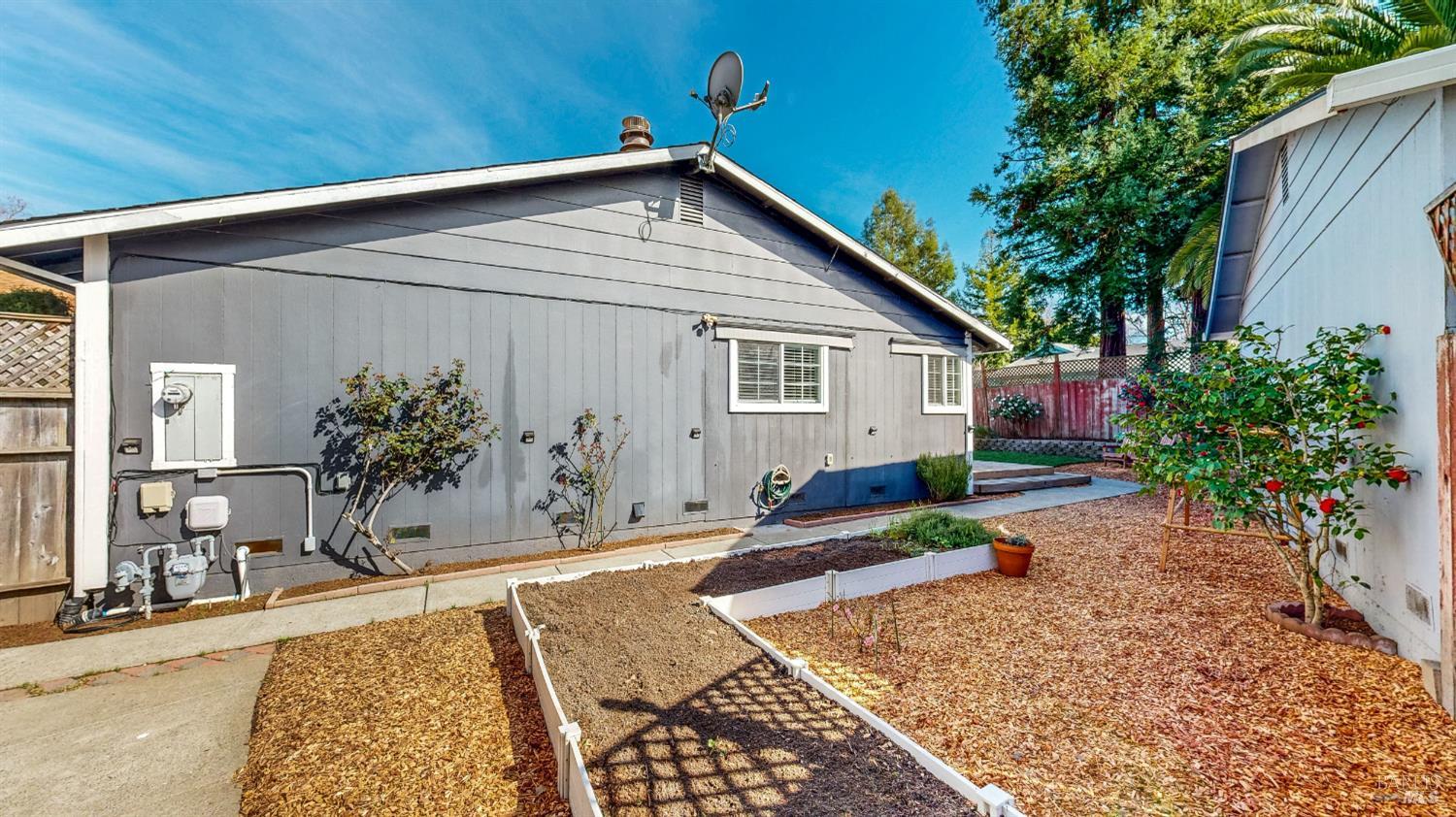 Detail Gallery Image 46 of 93 For 2400 Copperfield Dr, Santa Rosa,  CA 95401 - 3 Beds | 2 Baths