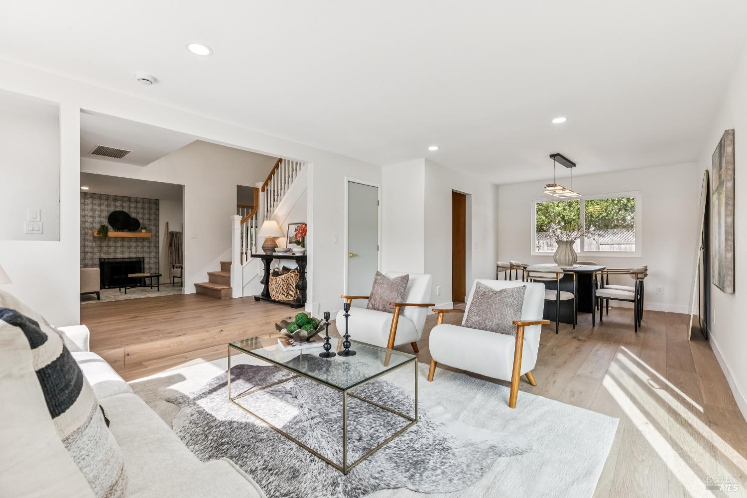 Detail Gallery Image 8 of 49 For 113 Greenridge Ct, Petaluma,  CA 94952 - 5 Beds | 3/1 Baths