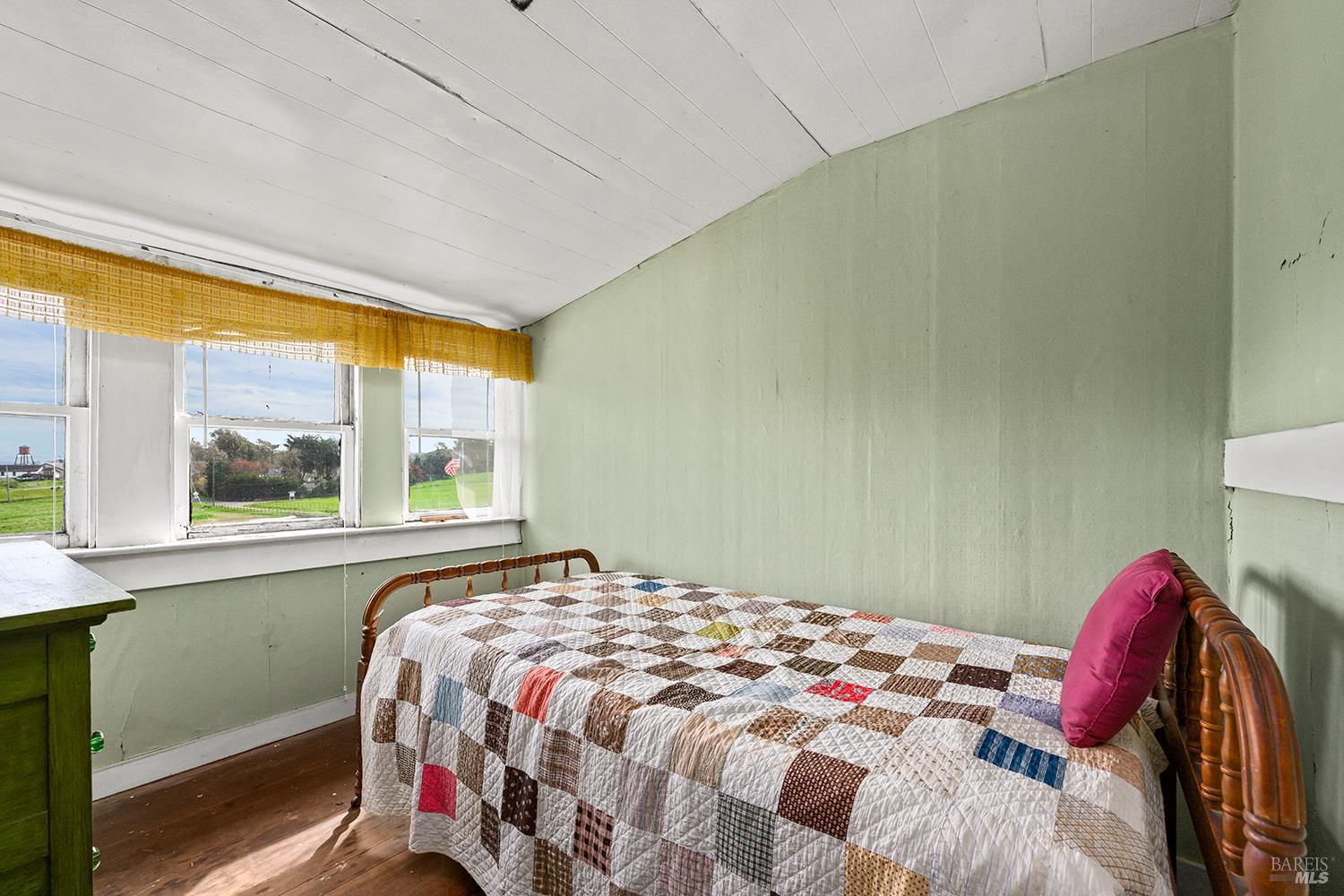 Detail Gallery Image 21 of 45 For 14550 Valley Ford Estero Rd, Valley Ford,  CA 94972 - 4 Beds | 1 Baths