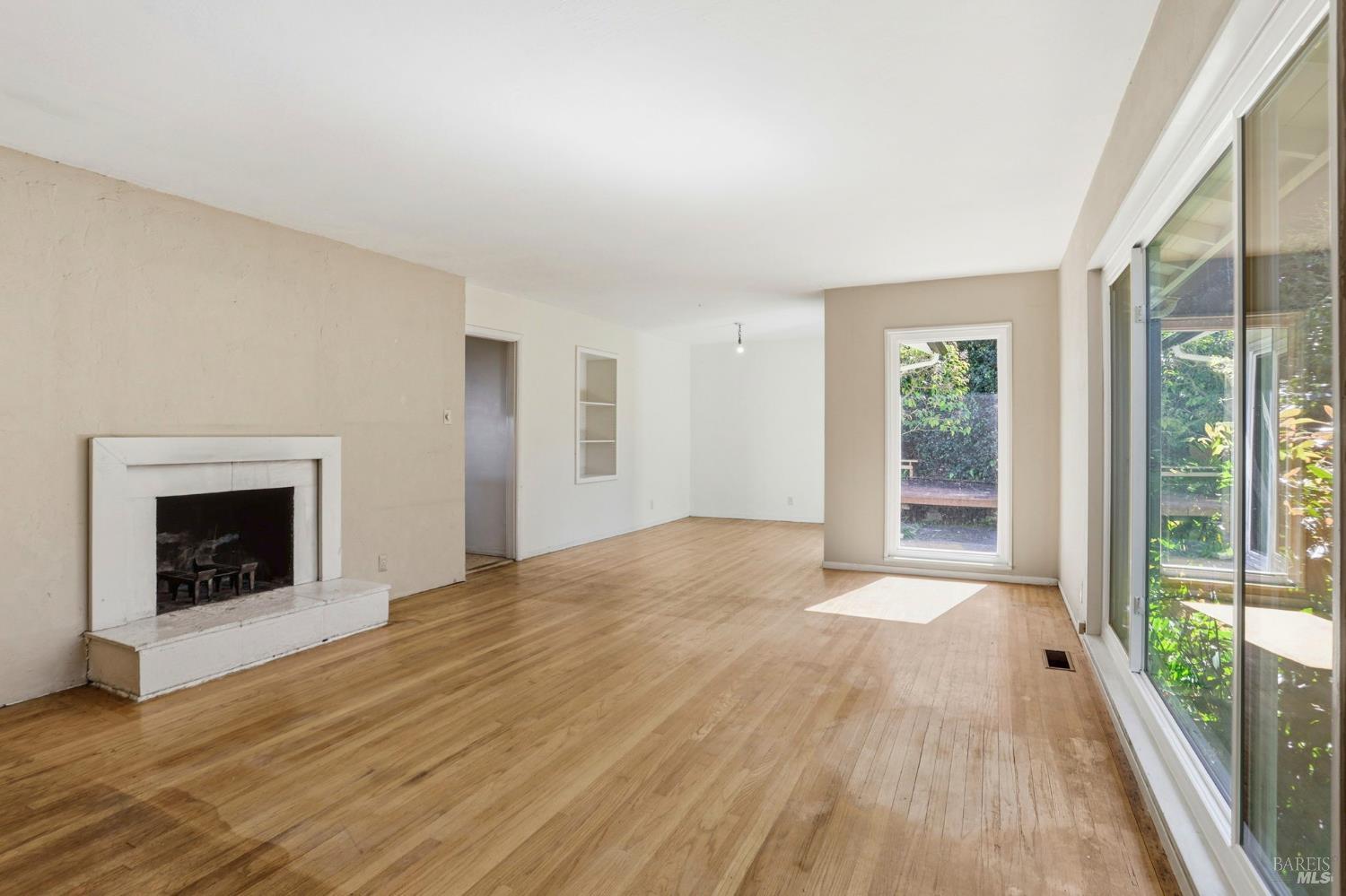 Detail Gallery Image 9 of 40 For 15 Alameda De La Loma Unkn, Novato,  CA 94949 - 3 Beds | 2/1 Baths