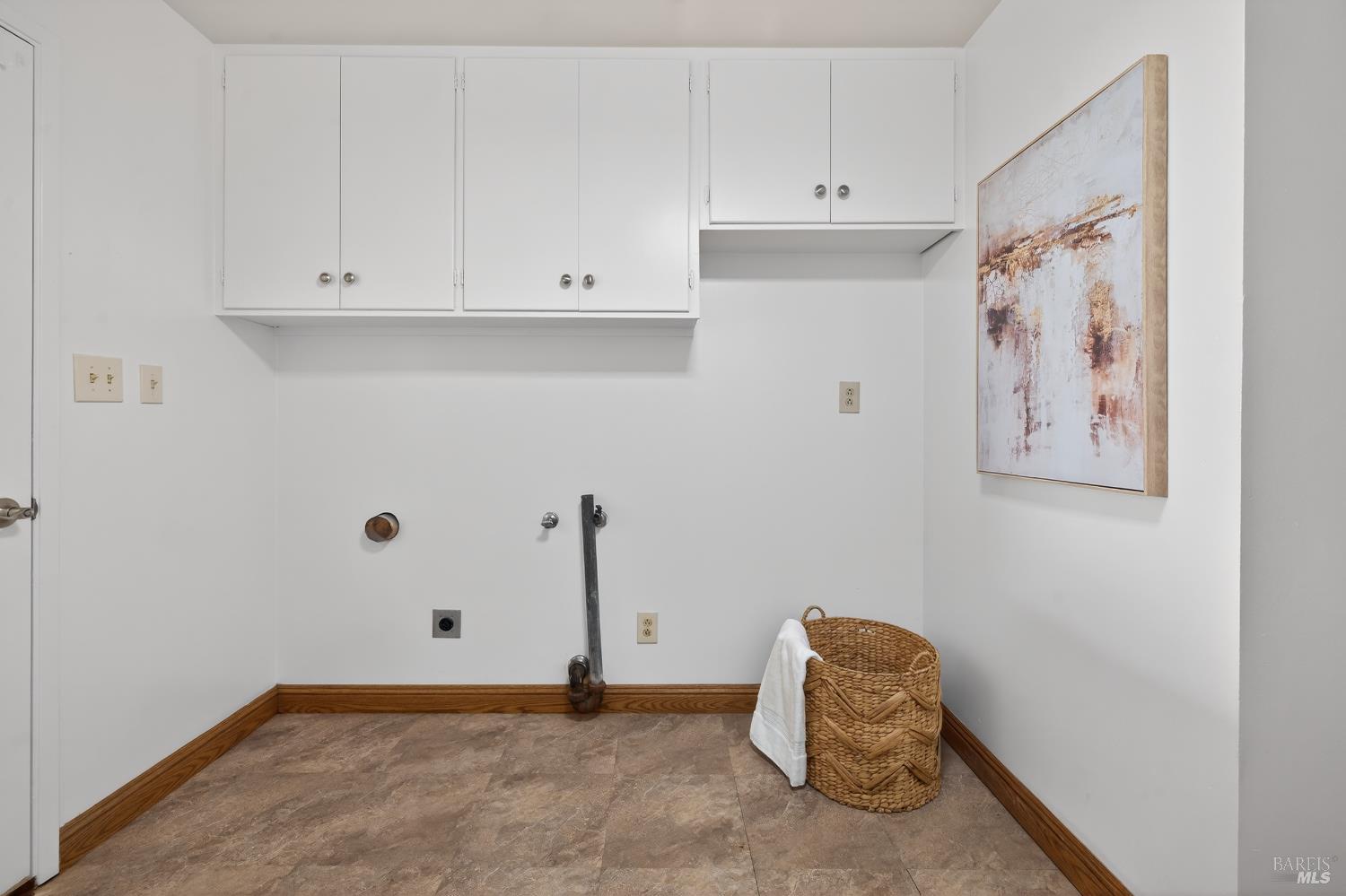 Detail Gallery Image 25 of 70 For 101 Mcbrown Rd, Petaluma,  CA 94952 - 4 Beds | 2/1 Baths