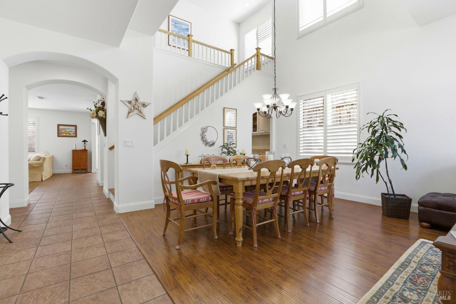 Detail Gallery Image 12 of 40 For 26 Waterbury Ln, Novato,  CA 94949 - 4 Beds | 2/1 Baths