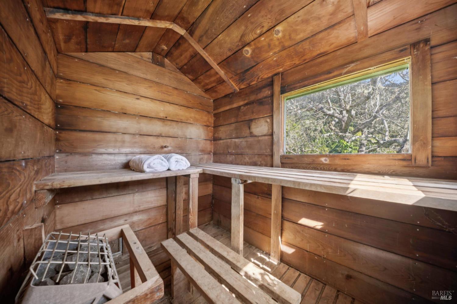 Detail Gallery Image 56 of 64 For 40 Laurel Ave, Stinson Beach,  CA 94970 - 4 Beds | 3 Baths