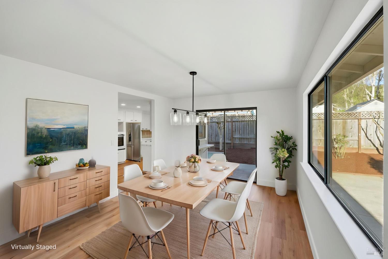 Detail Gallery Image 9 of 33 For 4906 Fernglen Dr, Santa Rosa,  CA 95405 - 3 Beds | 2 Baths