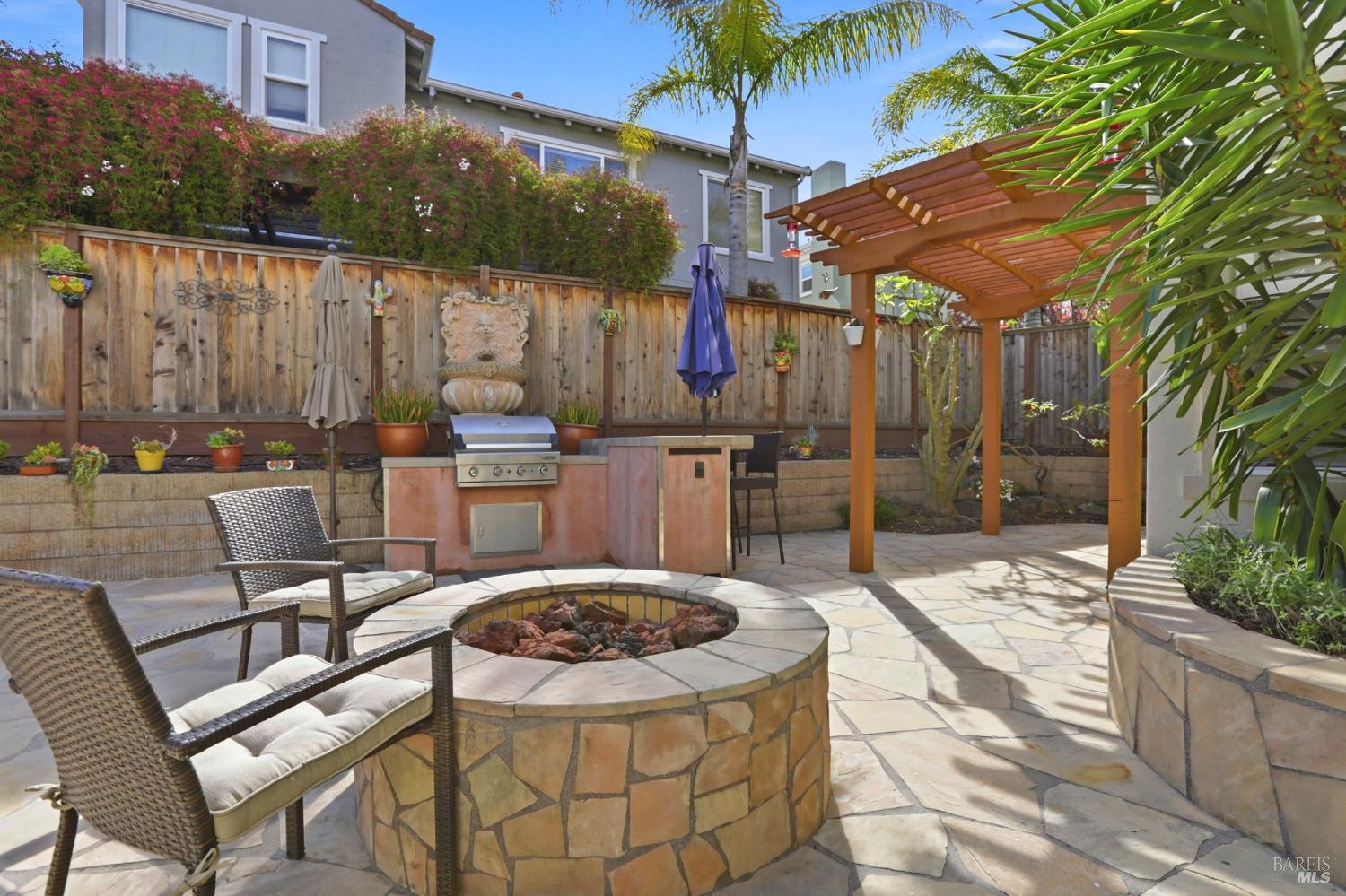 Detail Gallery Image 34 of 40 For 26 Waterbury Ln, Novato,  CA 94949 - 4 Beds | 2/1 Baths