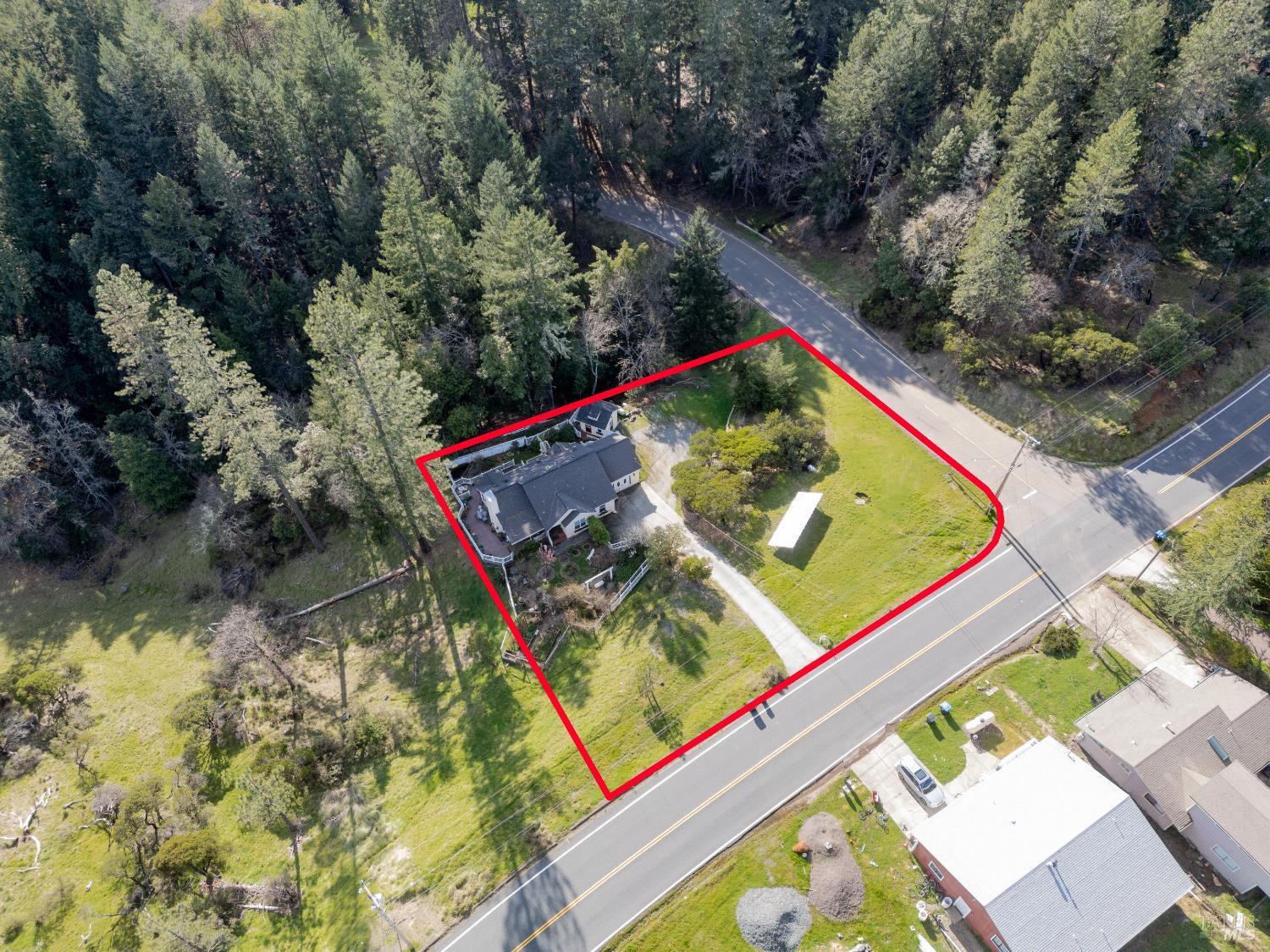 Detail Gallery Image 2 of 47 For 27581 Poppy Dr, Willits,  CA 95490 - 3 Beds | 2 Baths