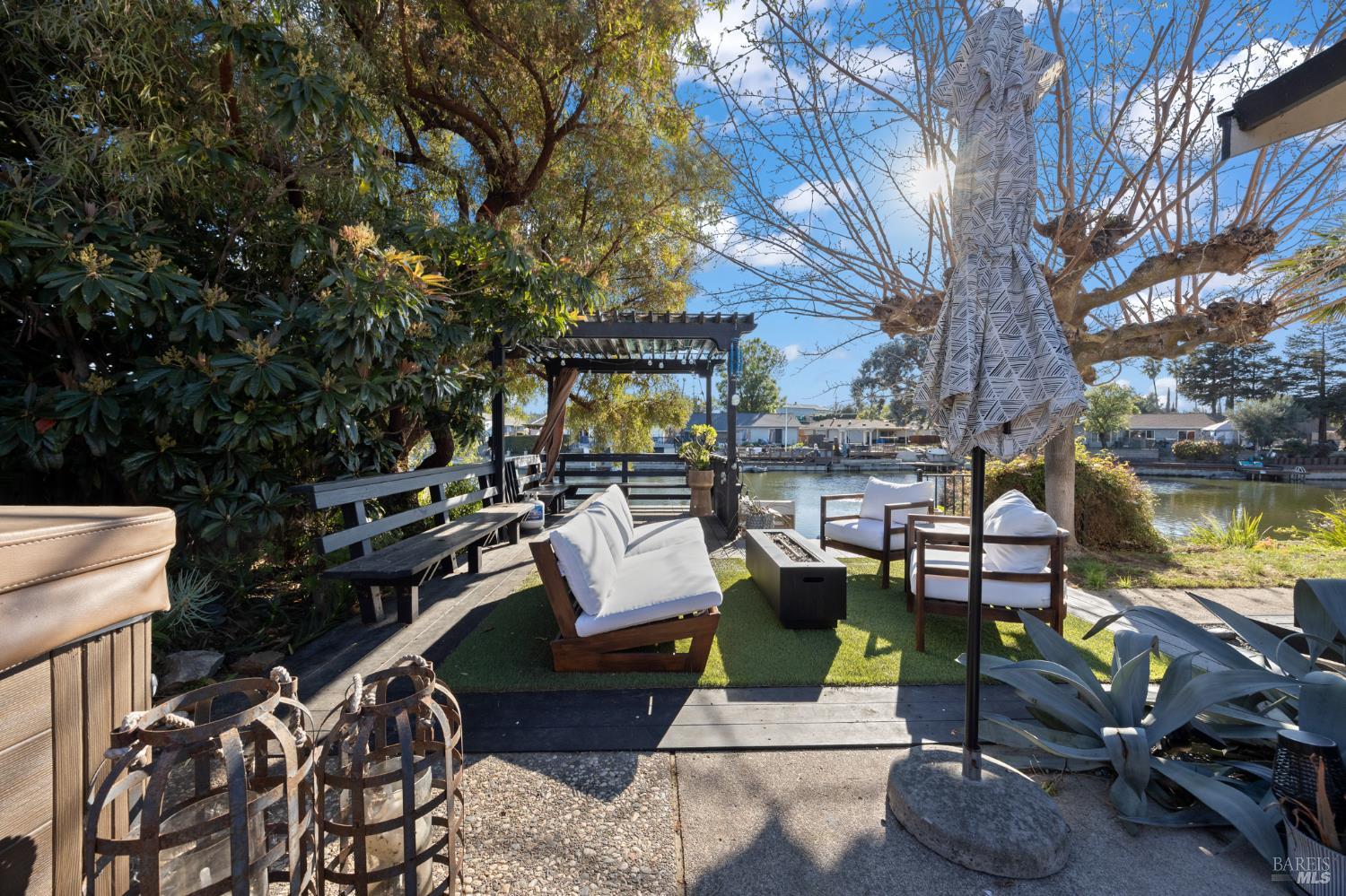 Detail Gallery Image 24 of 63 For 120 E Lake Dr, Antioch,  CA 94509 - 4 Beds | 2 Baths