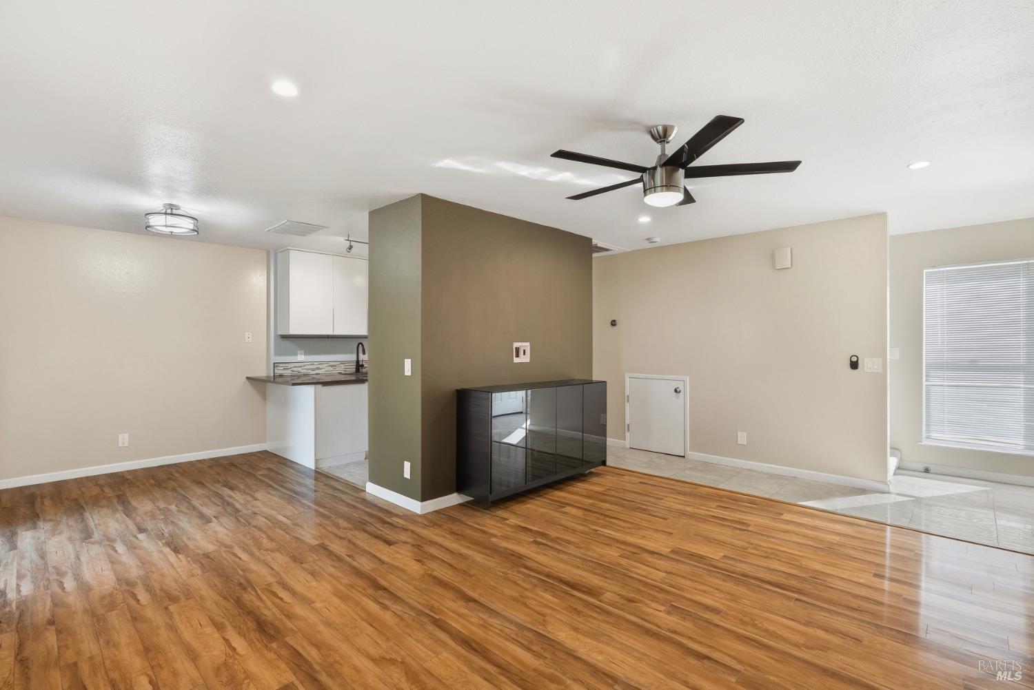 Detail Gallery Image 12 of 39 For 790 Hudis Dr, Rohnert Park,  CA 94928 - 2 Beds | 1/1 Baths