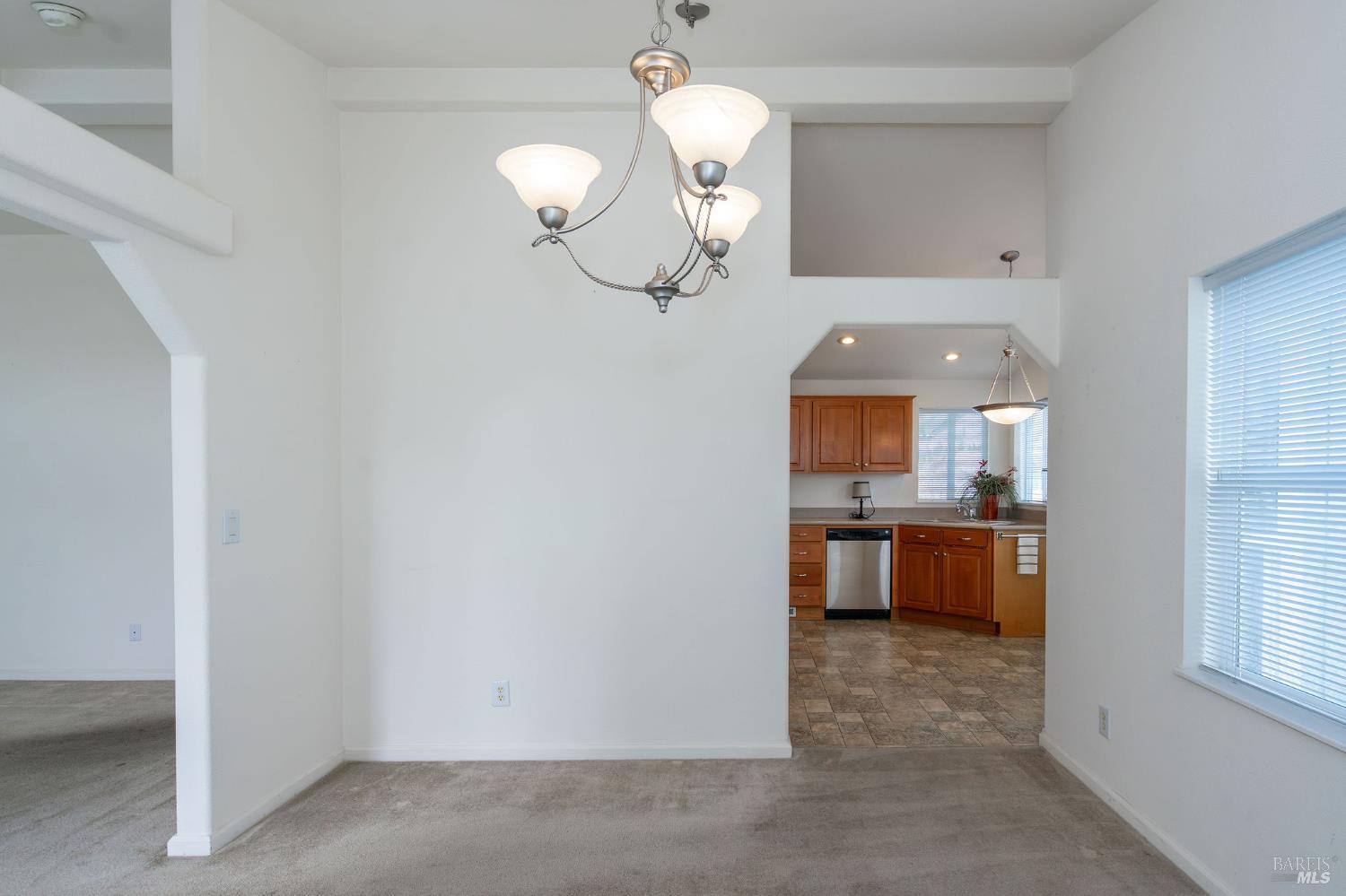 Detail Gallery Image 32 of 62 For 32 Yorkshire Dr, Santa Rosa,  CA 95401 - 3 Beds | 2 Baths