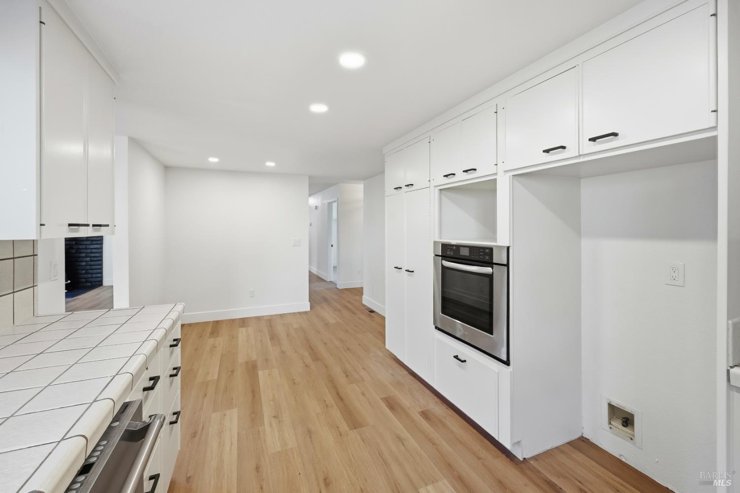 Detail Gallery Image 20 of 33 For 4906 Fernglen Dr, Santa Rosa,  CA 95405 - 3 Beds | 2 Baths