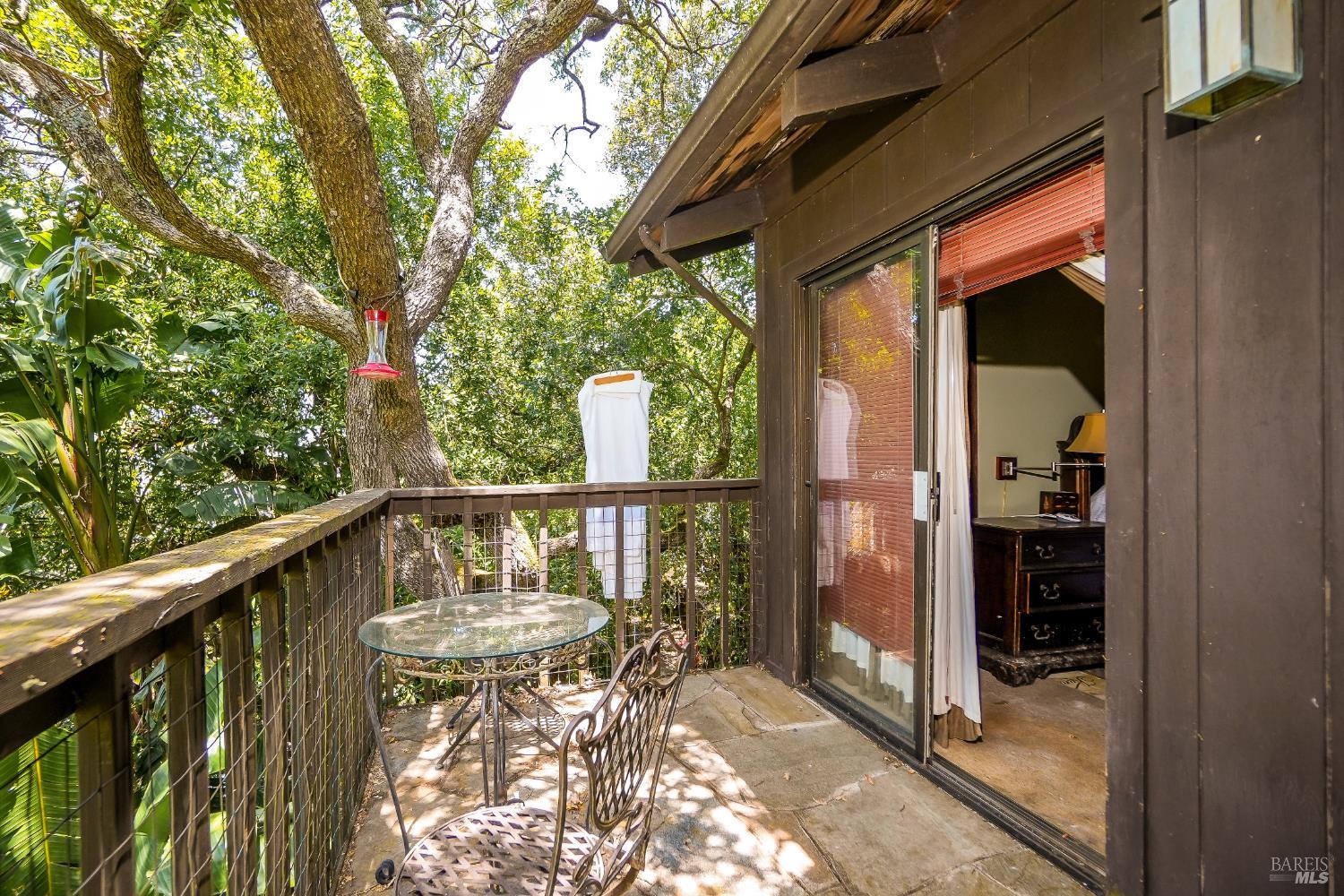 Detail Gallery Image 15 of 38 For 21 Red Rock Way, San Rafael,  CA 94903 - 3 Beds | 2/1 Baths