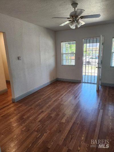 Detail Gallery Image 23 of 34 For 1930 L Ellenburg St, Vallejo,  CA 94590 - 5 Beds | 2 Baths