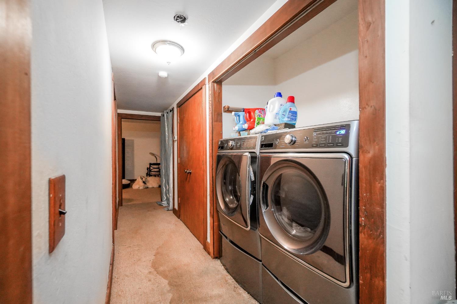 Detail Gallery Image 21 of 38 For 21 Red Rock Way, San Rafael,  CA 94903 - 3 Beds | 2/1 Baths