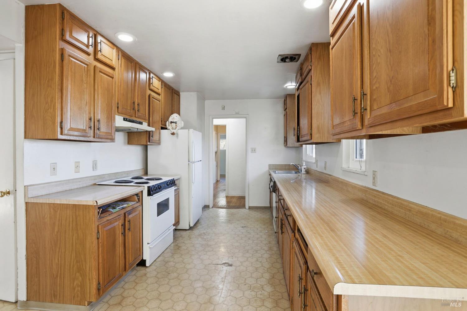 Detail Gallery Image 13 of 40 For 15 Alameda De La Loma Unkn, Novato,  CA 94949 - 3 Beds | 2/1 Baths