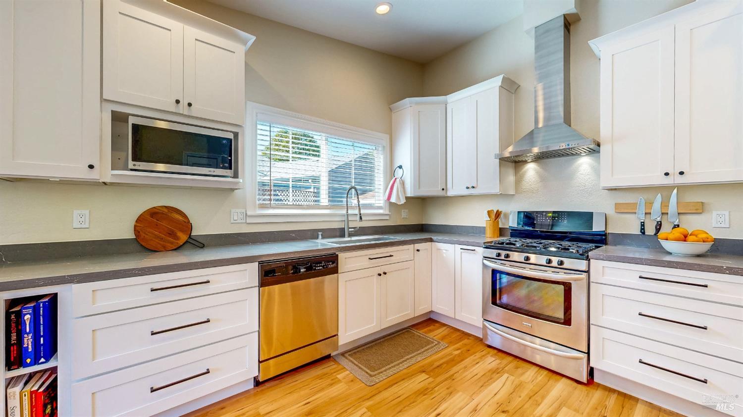 Detail Gallery Image 20 of 93 For 2400 Copperfield Dr, Santa Rosa,  CA 95401 - 3 Beds | 2 Baths