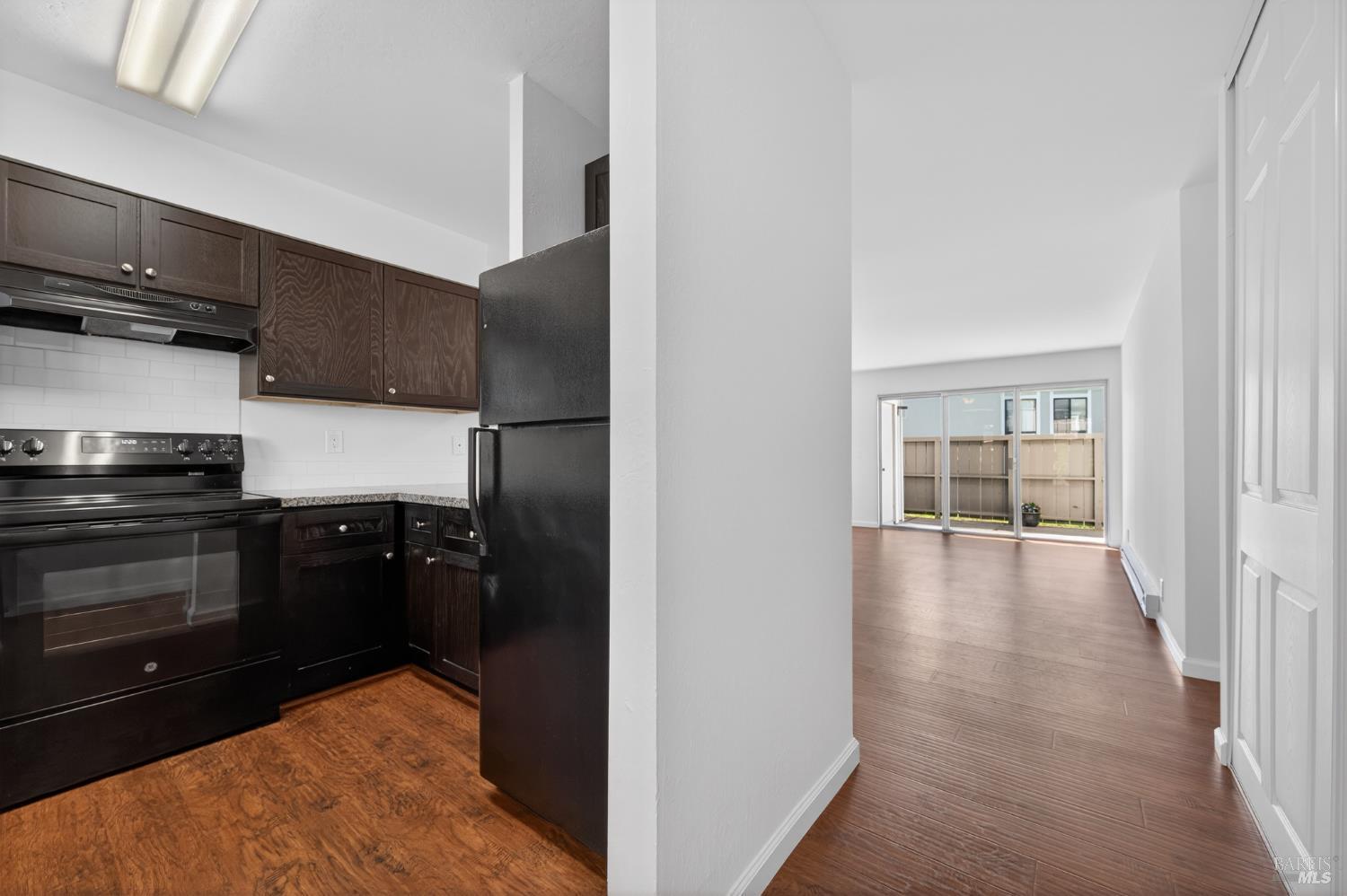 Detail Gallery Image 4 of 31 For 900 Southampton Rd #51,  Benicia,  CA 94510 - 2 Beds | 1 Baths