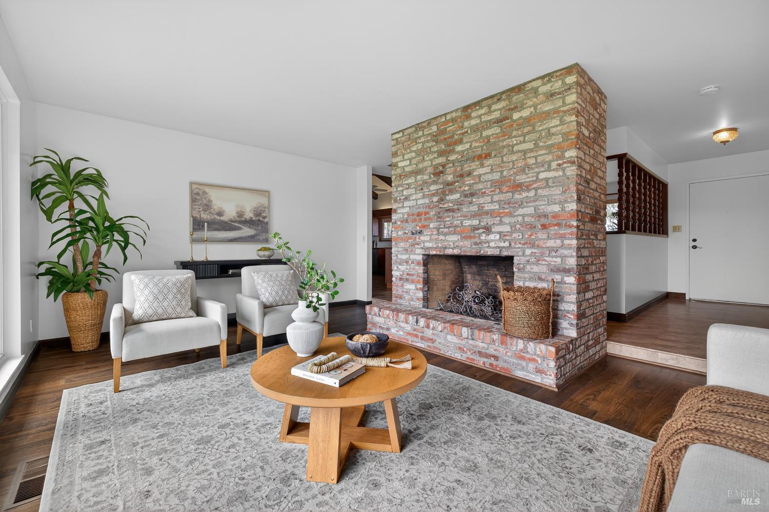 Detail Gallery Image 10 of 70 For 101 Mcbrown Rd, Petaluma,  CA 94952 - 4 Beds | 2/1 Baths