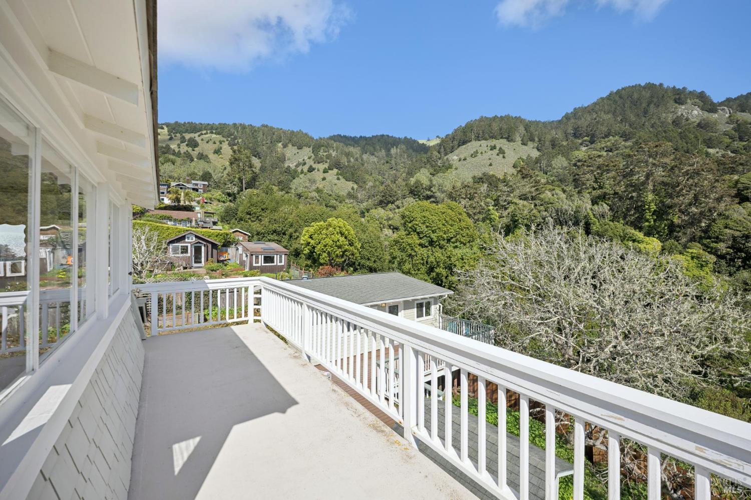 Detail Gallery Image 32 of 64 For 40 Laurel Ave, Stinson Beach,  CA 94970 - 4 Beds | 3 Baths