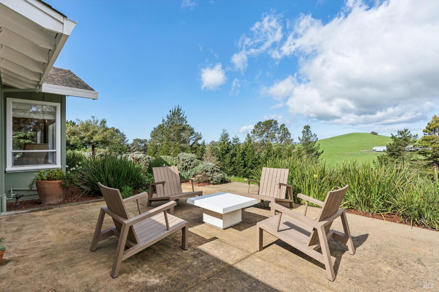 Detail Gallery Image 12 of 92 For 5855 Bodega Ave, Petaluma,  CA 94952 - 3 Beds | 2/1 Baths