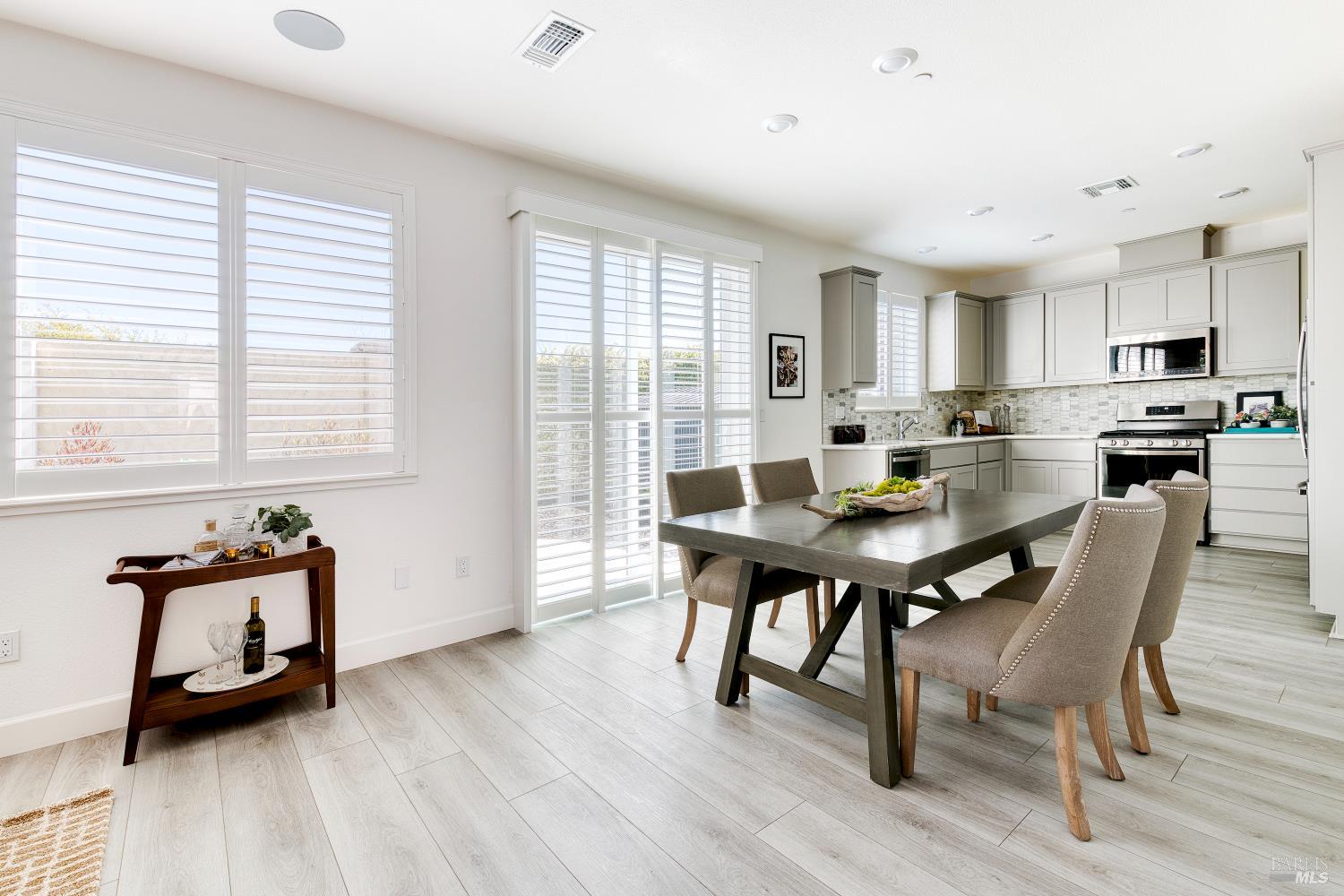 Detail Gallery Image 12 of 43 For 704 Granite Ln, Fairfield,  CA 94534 - 5 Beds | 3 Baths