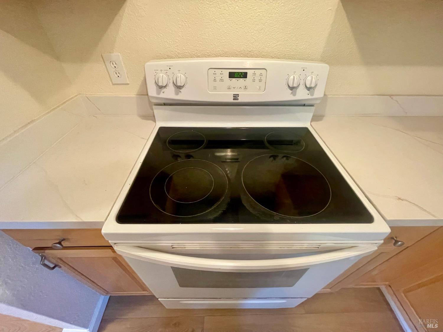 Detail Gallery Image 10 of 34 For 1930 L Ellenburg St, Vallejo,  CA 94590 - 5 Beds | 2 Baths