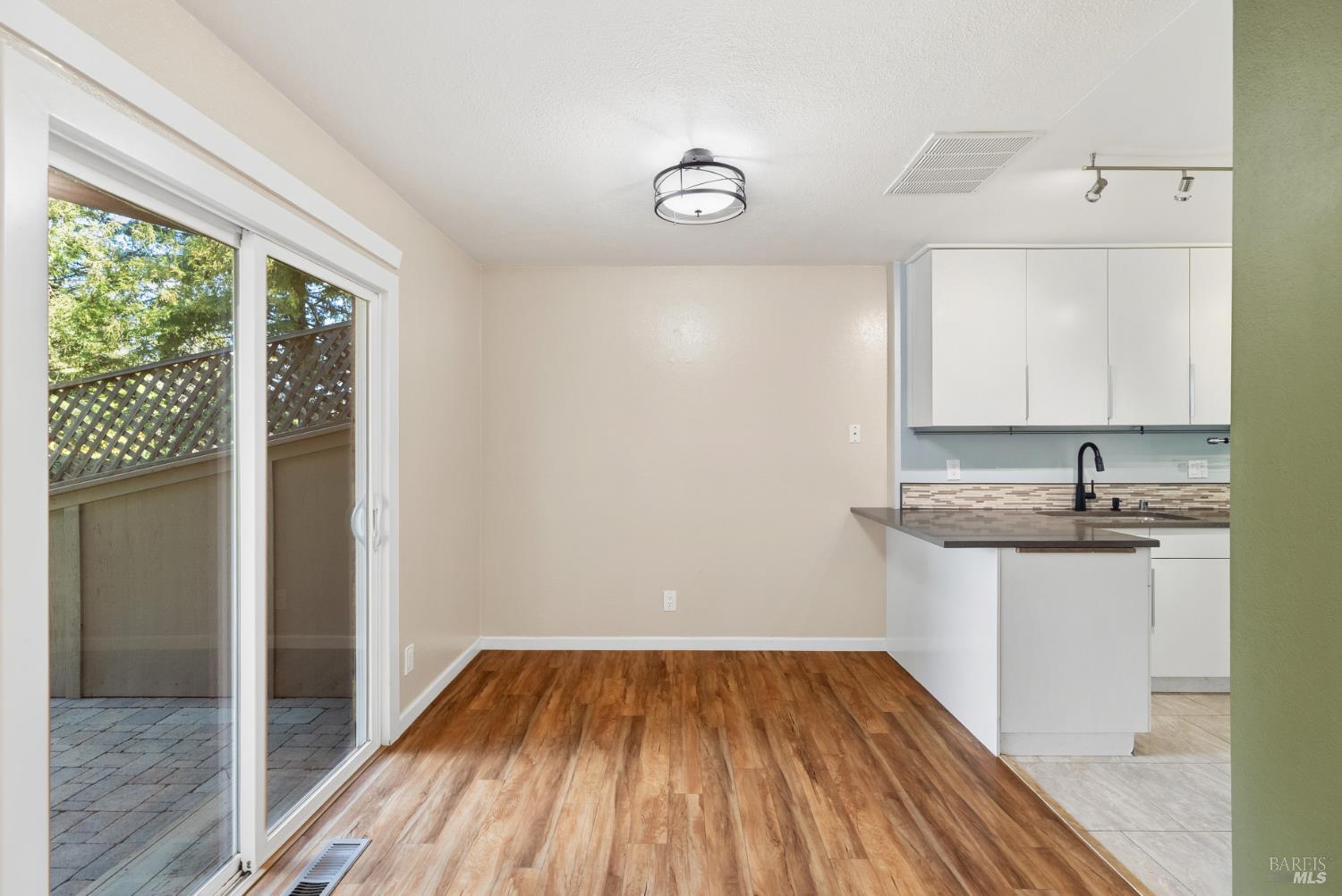 Detail Gallery Image 16 of 39 For 790 Hudis Dr, Rohnert Park,  CA 94928 - 2 Beds | 1/1 Baths