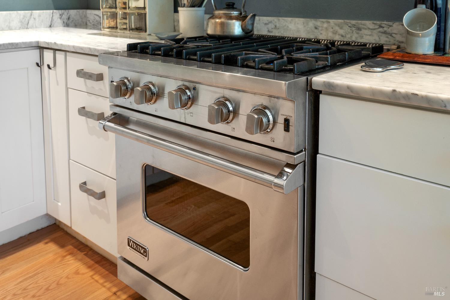 Detail Gallery Image 8 of 30 For 9 Porto Bello Dr, San Rafael,  CA 94901 - 2 Beds | 2/1 Baths