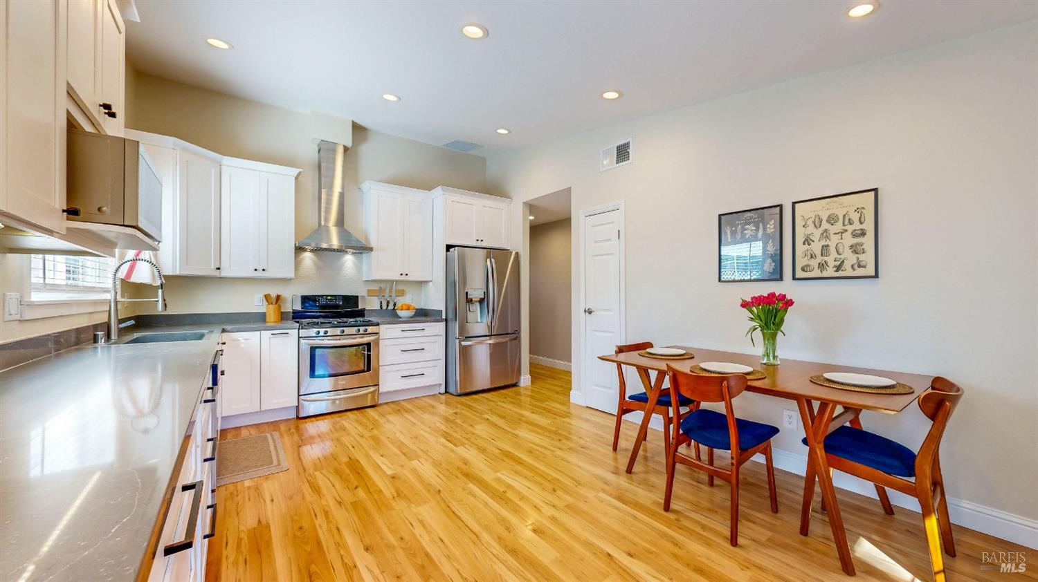 Detail Gallery Image 19 of 93 For 2400 Copperfield Dr, Santa Rosa,  CA 95401 - 3 Beds | 2 Baths