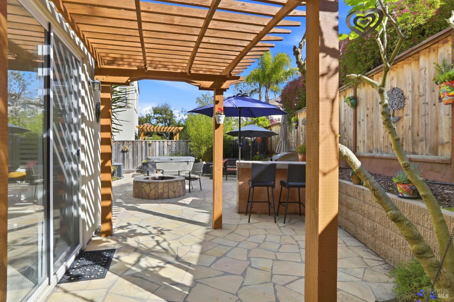 Detail Gallery Image 33 of 40 For 26 Waterbury Ln, Novato,  CA 94949 - 4 Beds | 2/1 Baths