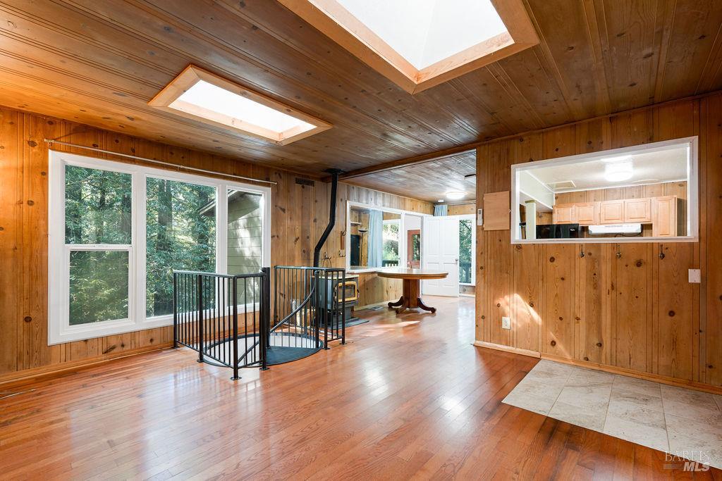 Detail Gallery Image 10 of 58 For 10987 Terrace Dr, Forestville,  CA 95436 - 2 Beds | 1 Baths