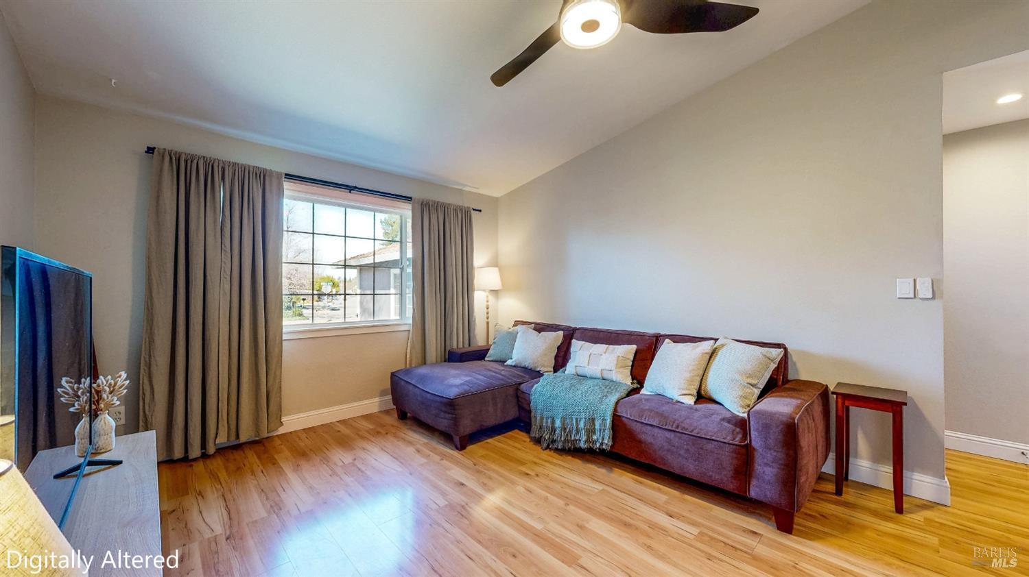 Detail Gallery Image 14 of 93 For 2400 Copperfield Dr, Santa Rosa,  CA 95401 - 3 Beds | 2 Baths