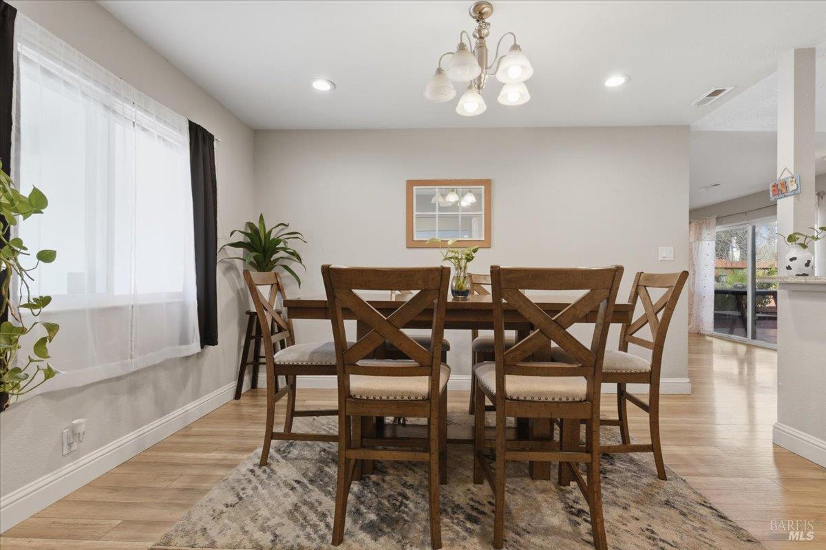 Detail Gallery Image 17 of 46 For 451 Alamo Dr, Vacaville,  CA 95688 - 4 Beds | 2 Baths