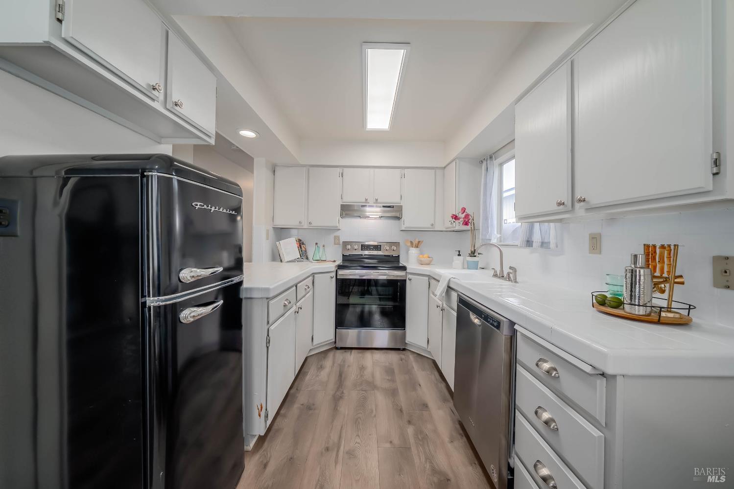 Detail Gallery Image 11 of 56 For 13370 Venus Vlg, Clearlake Oaks,  CA 95423 - 3 Beds | 2 Baths