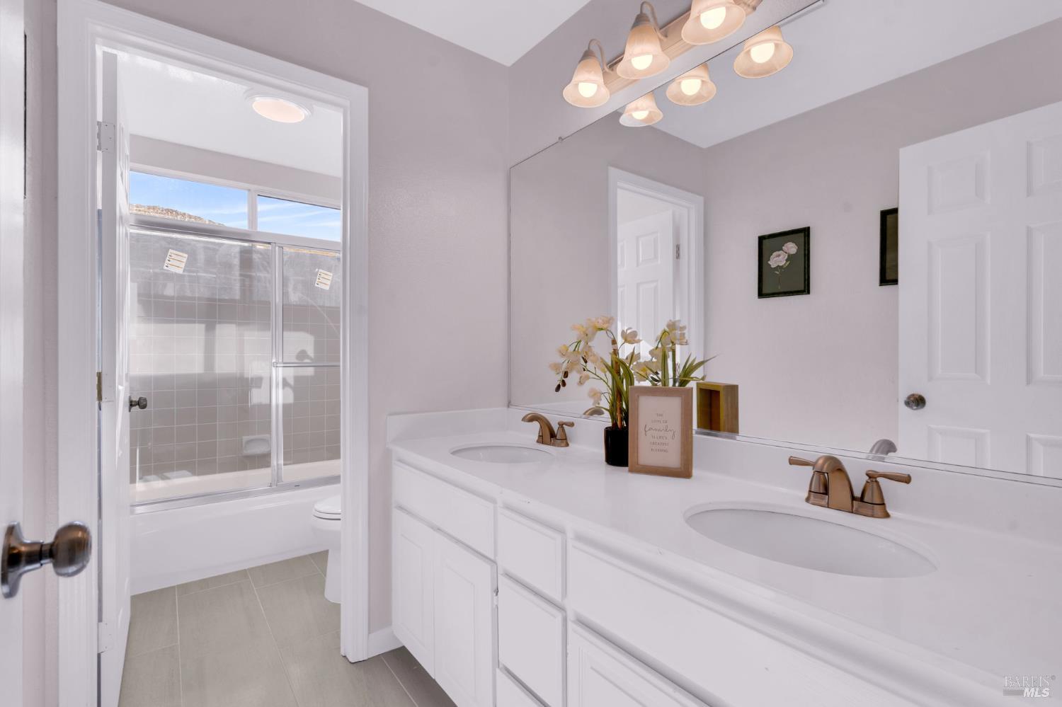 Detail Gallery Image 42 of 61 For 1014 Sandhurst Dr, Vallejo,  CA 94591 - 4 Beds | 3 Baths