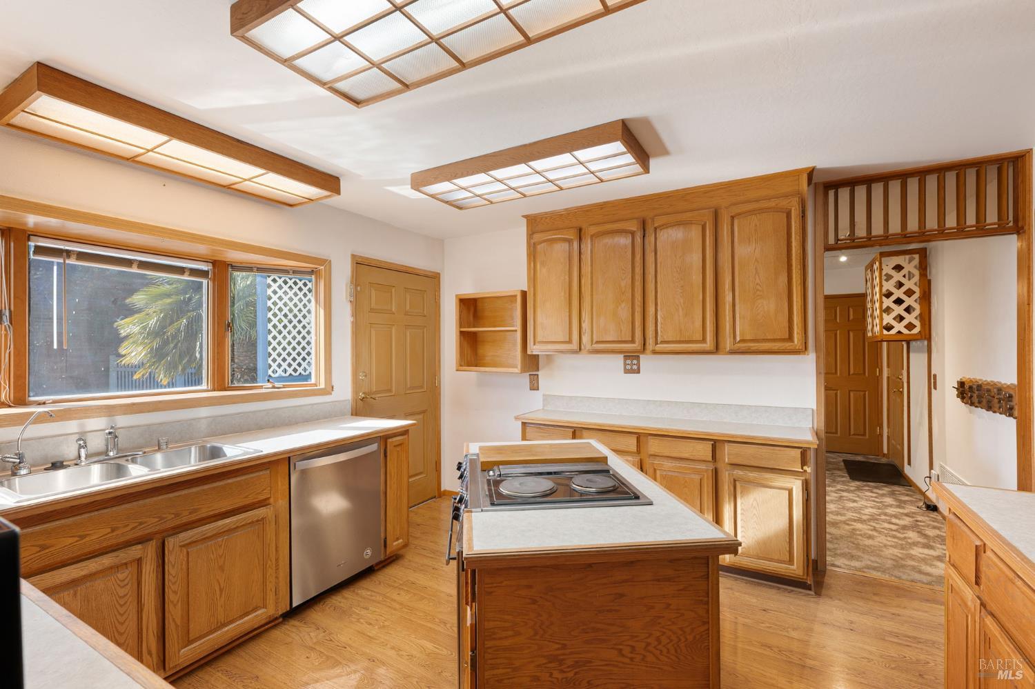 Detail Gallery Image 12 of 40 For 692 Linwood St, Vacaville,  CA 95688 - 3 Beds | 2/1 Baths