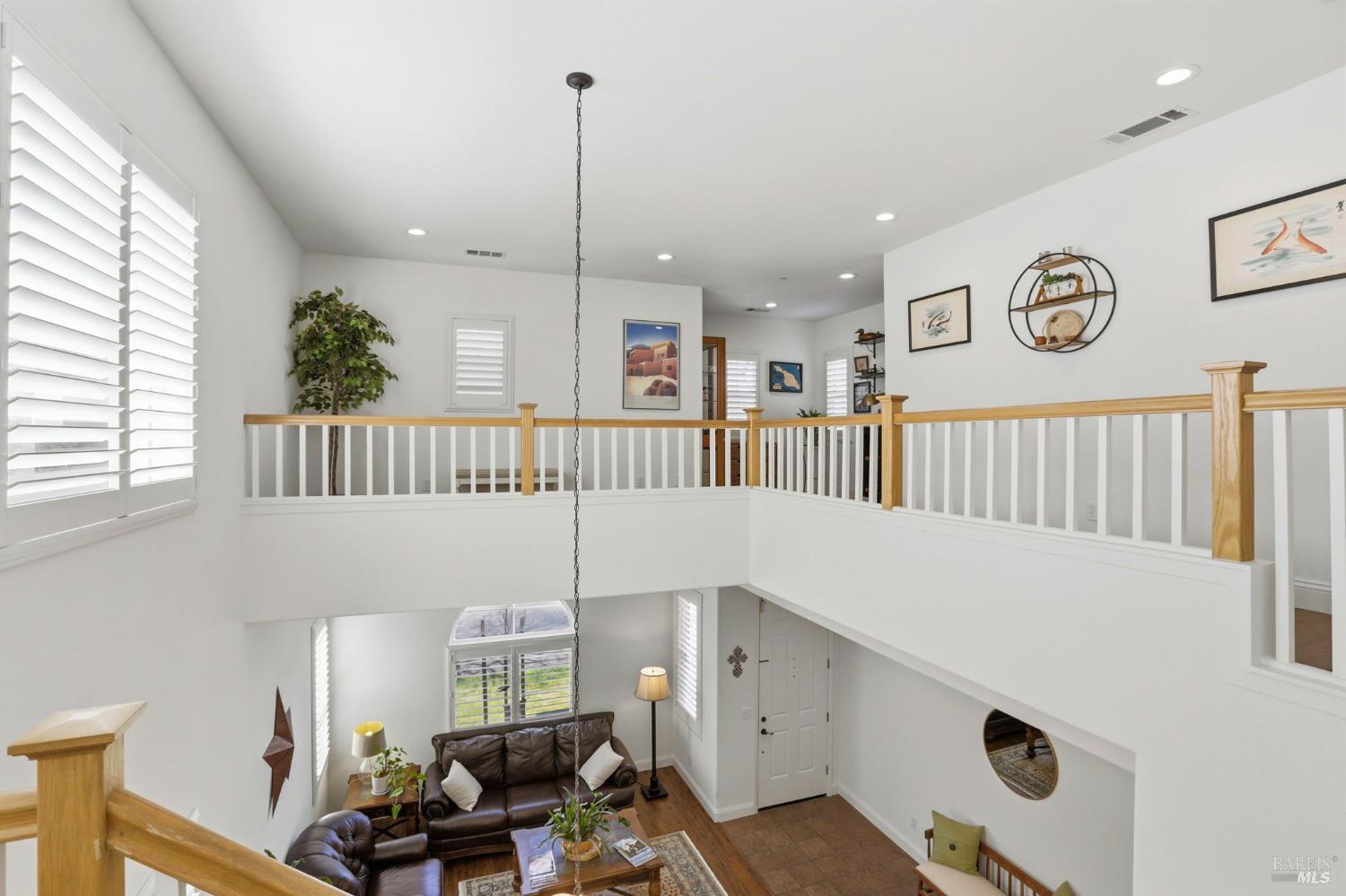 Detail Gallery Image 20 of 40 For 26 Waterbury Ln, Novato,  CA 94949 - 4 Beds | 2/1 Baths