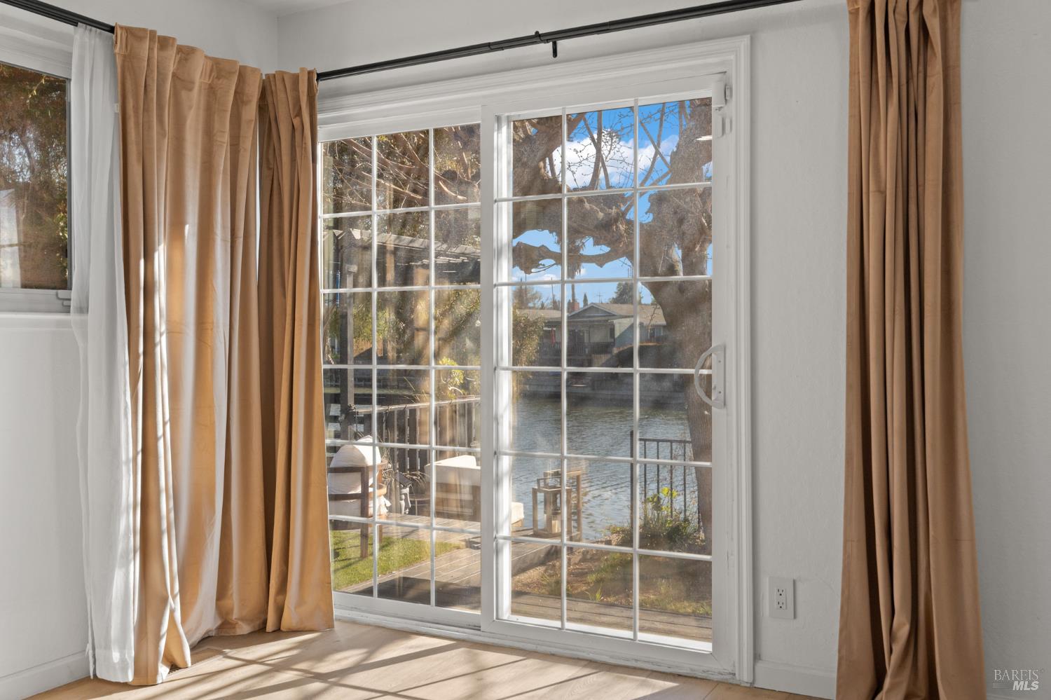 Detail Gallery Image 44 of 63 For 120 E Lake Dr, Antioch,  CA 94509 - 4 Beds | 2 Baths