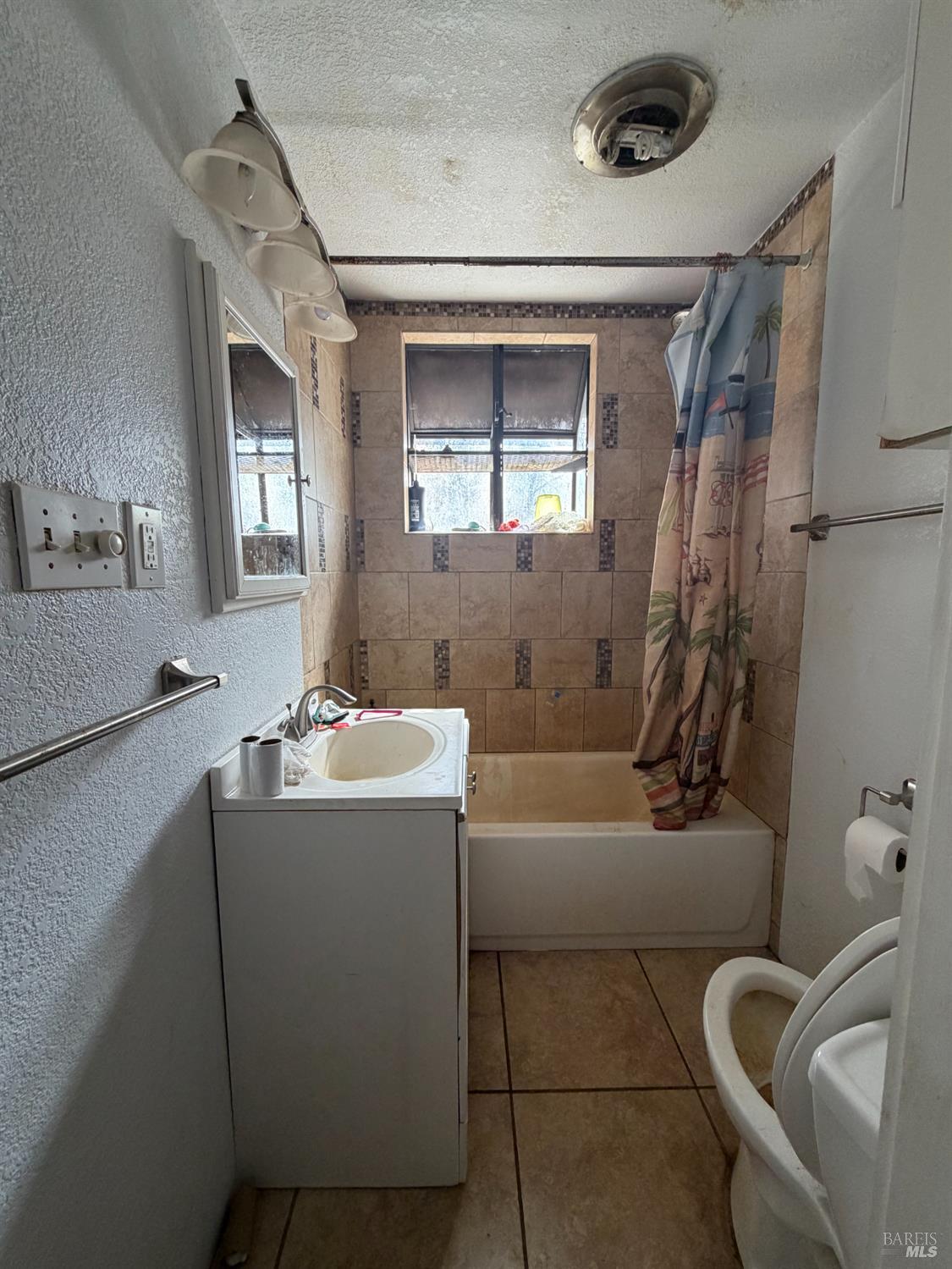 Detail Gallery Image 21 of 24 For 24463 Shady Ln, Covelo,  CA 95428 - 2 Beds | 1 Baths