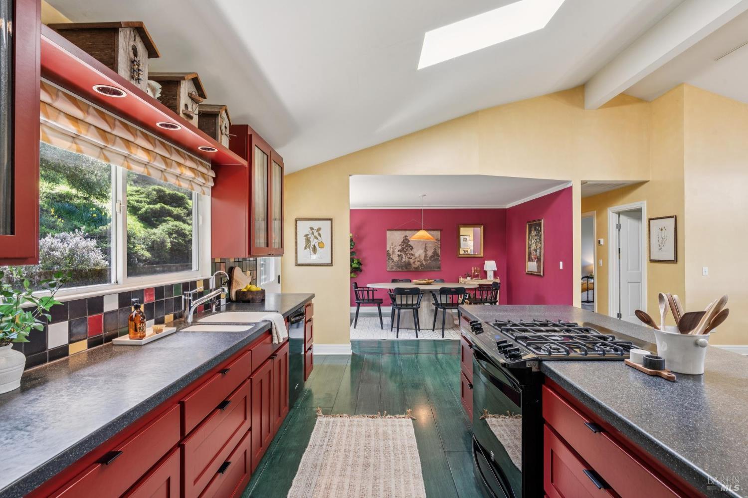 Detail Gallery Image 27 of 92 For 5855 Bodega Ave, Petaluma,  CA 94952 - 3 Beds | 2/1 Baths