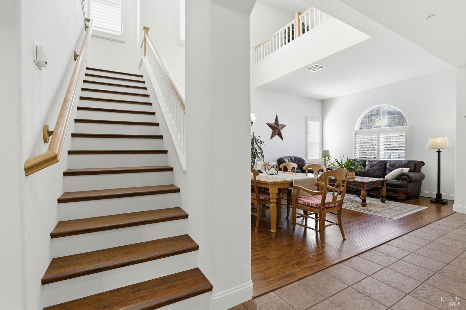 Detail Gallery Image 18 of 40 For 26 Waterbury Ln, Novato,  CA 94949 - 4 Beds | 2/1 Baths