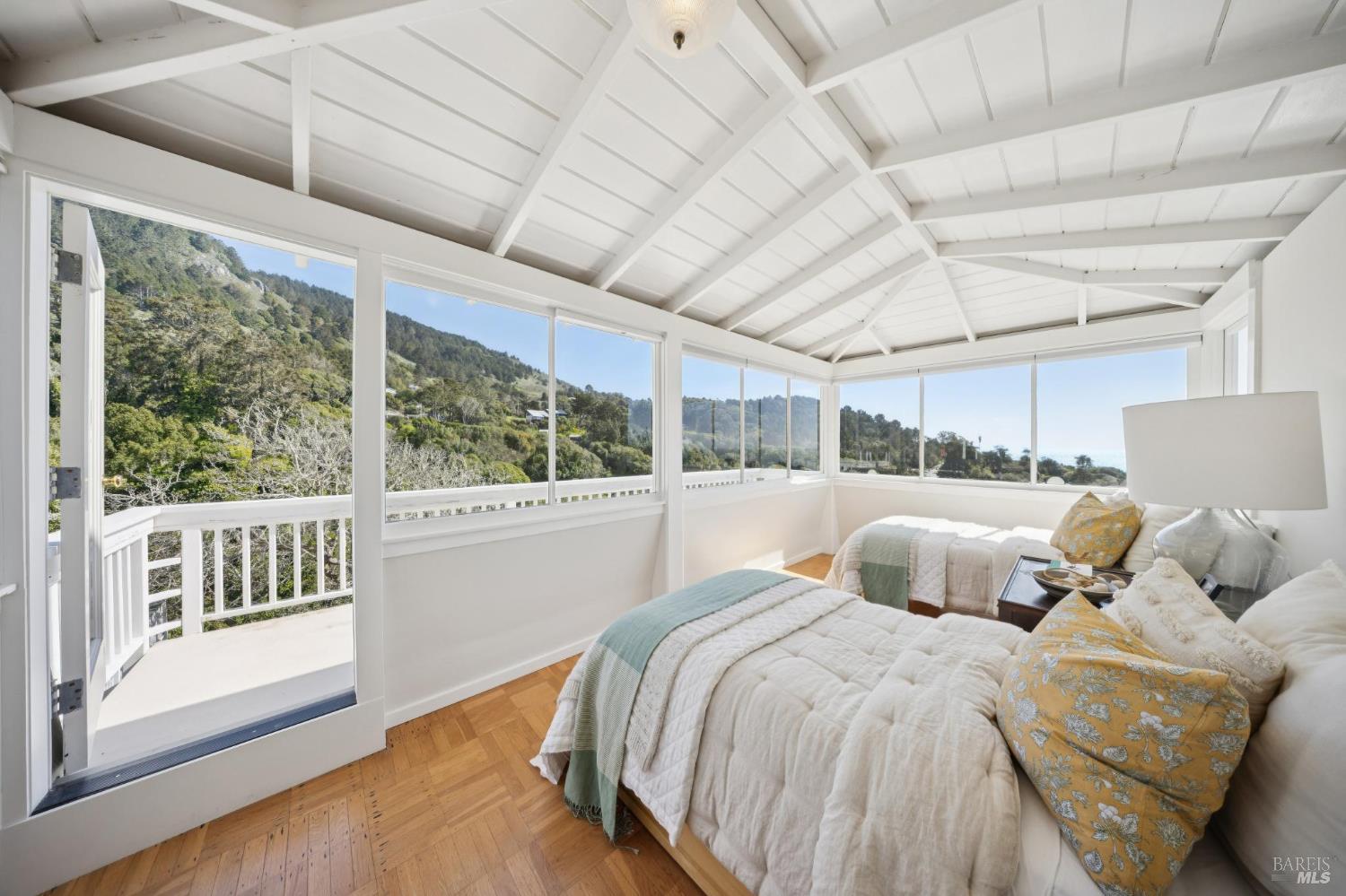 Detail Gallery Image 25 of 64 For 40 Laurel Ave, Stinson Beach,  CA 94970 - 4 Beds | 3 Baths