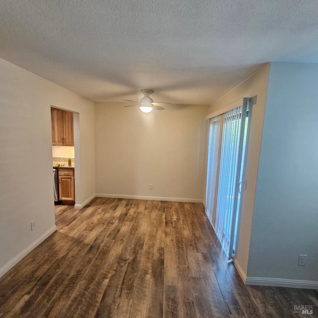 Detail Gallery Image 5 of 20 For 487 Mission Blvd, Santa Rosa,  CA 95409 - 2 Beds | 2 Baths