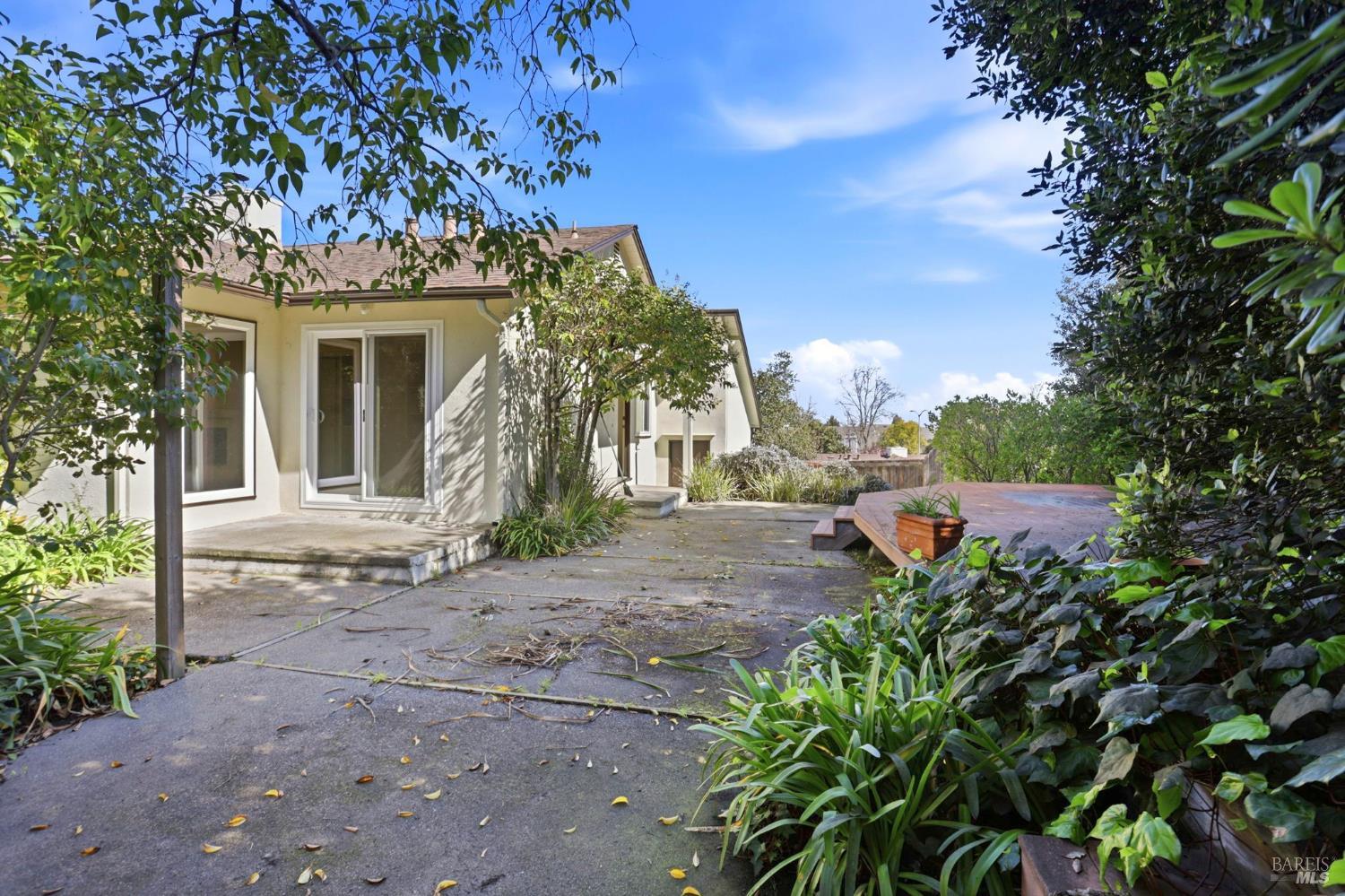 Detail Gallery Image 35 of 40 For 15 Alameda De La Loma Unkn, Novato,  CA 94949 - 3 Beds | 2/1 Baths