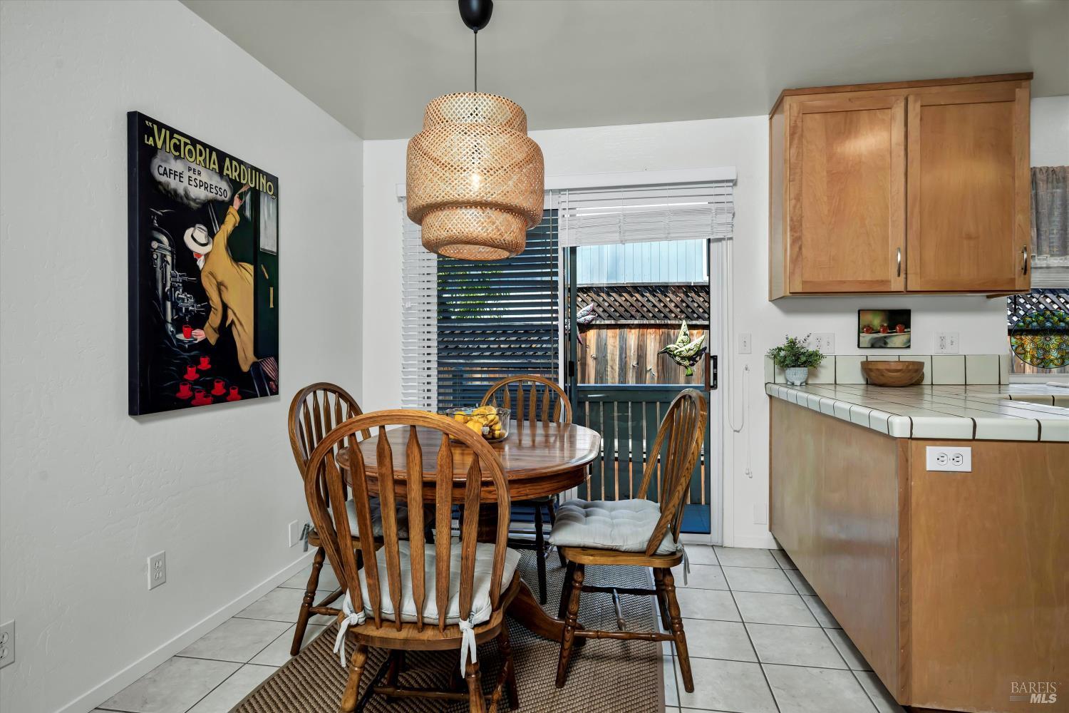 Detail Gallery Image 11 of 30 For 18278 N Shore Dr, Hidden Valley Lake,  CA 95467 - 3 Beds | 2 Baths