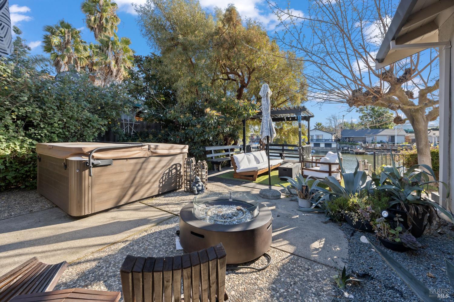 Detail Gallery Image 20 of 63 For 120 E Lake Dr, Antioch,  CA 94509 - 4 Beds | 2 Baths