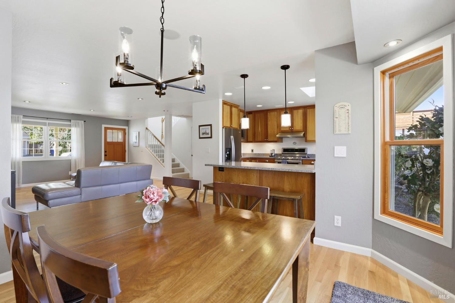 Detail Gallery Image 15 of 62 For 6 Gothic Dr, Novato,  CA 94947 - 4 Beds | 3/1 Baths