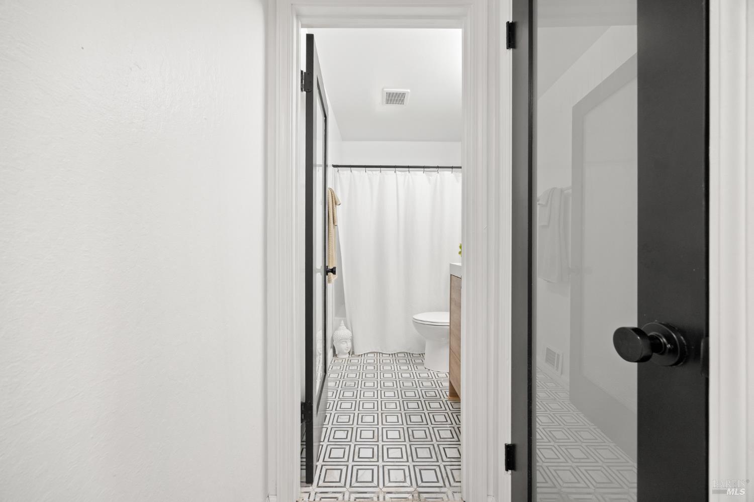 Detail Gallery Image 11 of 63 For 120 E Lake Dr, Antioch,  CA 94509 - 4 Beds | 2 Baths