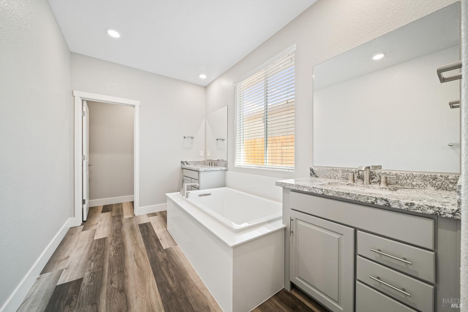 Detail Gallery Image 17 of 19 For 2140 Rustic Oak Ln, Rio Vista,  CA 94571 - 2 Beds | 2 Baths