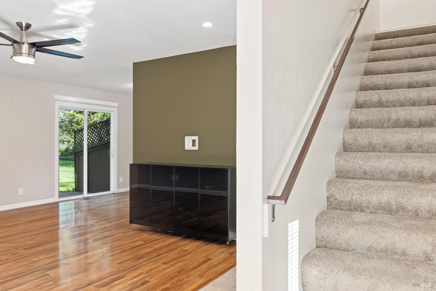 Detail Gallery Image 4 of 39 For 790 Hudis Dr, Rohnert Park,  CA 94928 - 2 Beds | 1/1 Baths